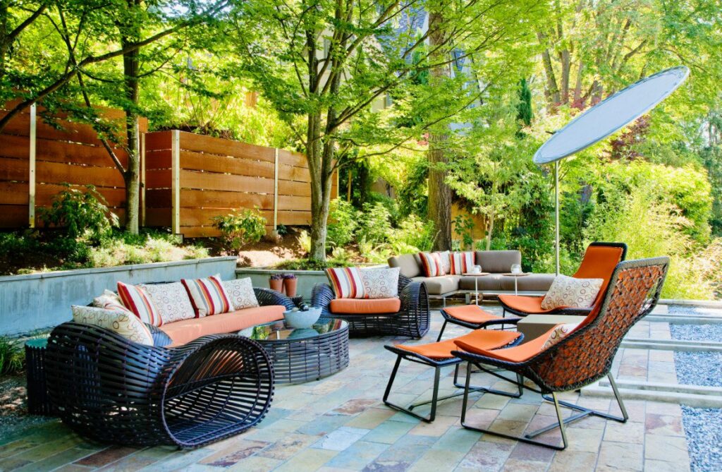 Pruning Services: What Sets the Best Providers Apart for Garden and Tree-Care Minded Homeowners